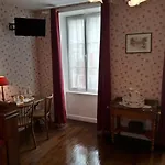 D'hotes Et Table D'hotes- Valentine 44 Bed & Breakfast