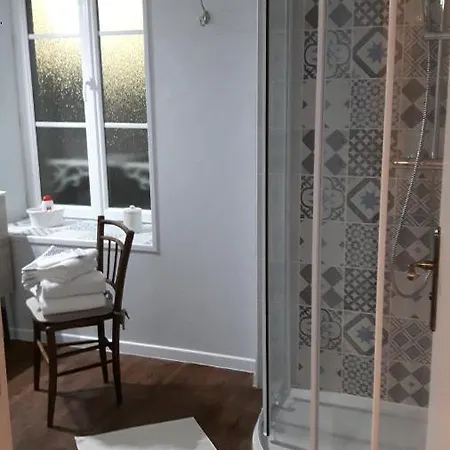 D'hotes Et Table D'hotes- Valentine 44