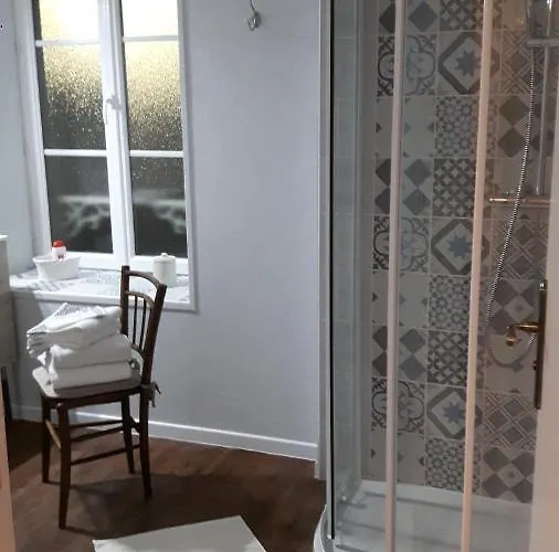 D'hotes Et Table D'hotes- Valentine 44